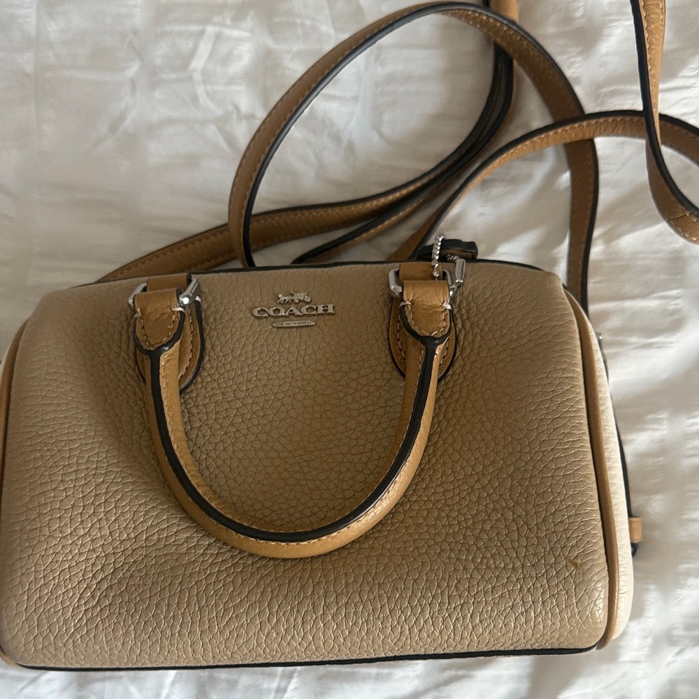 Coach Beige Leather mini. Never used in original packaging with tag. - Picture 4 of 4